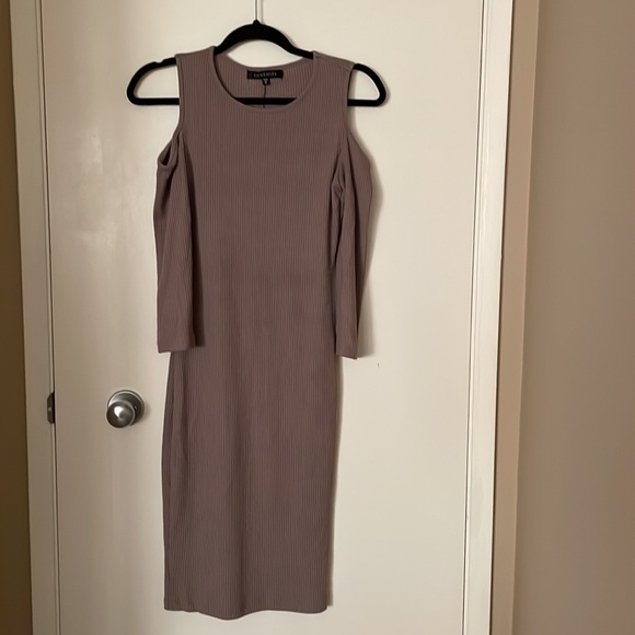 Dynamite- Dress - Picture 3 of 4